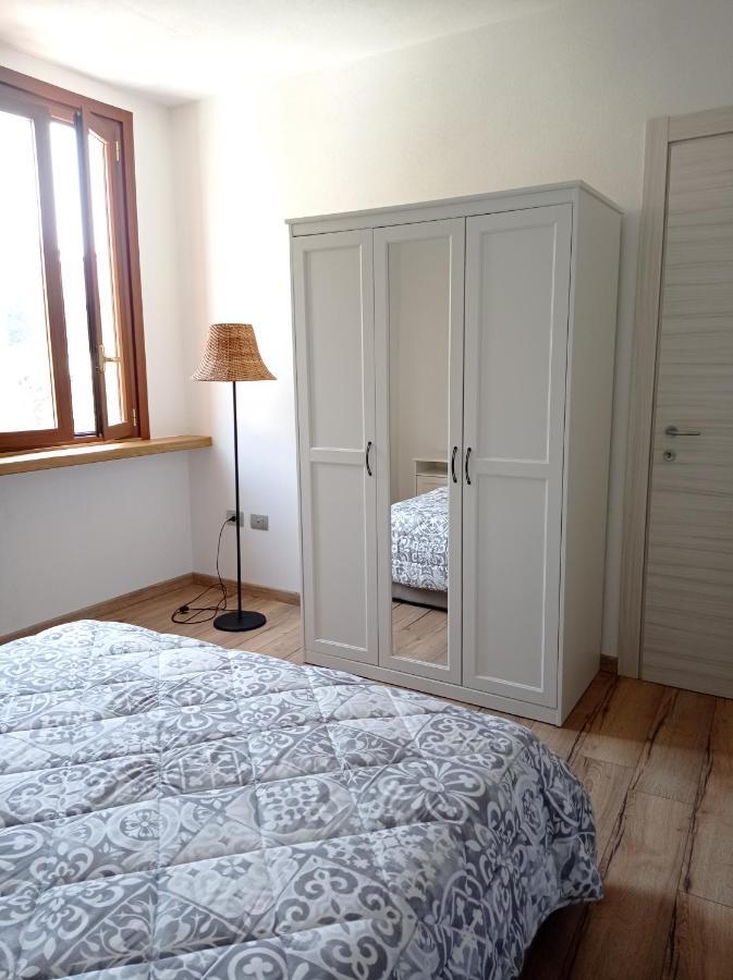 Casa Mirta Apartment Мандельо дел Ларио Екстериор снимка