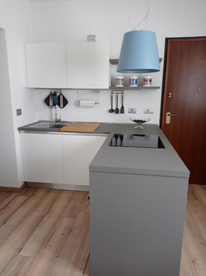 Casa Mirta Apartment Мандельо дел Ларио Екстериор снимка