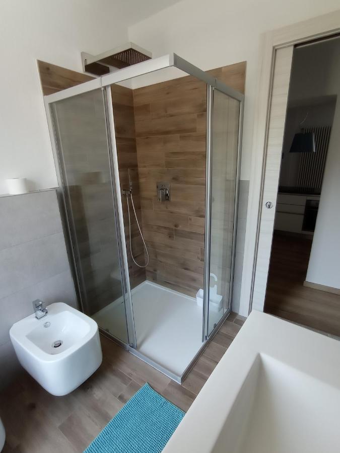 Casa Mirta Apartment Мандельо дел Ларио Екстериор снимка