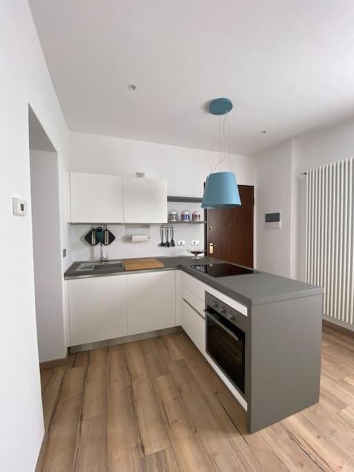 Casa Mirta Apartment Мандельо дел Ларио Екстериор снимка