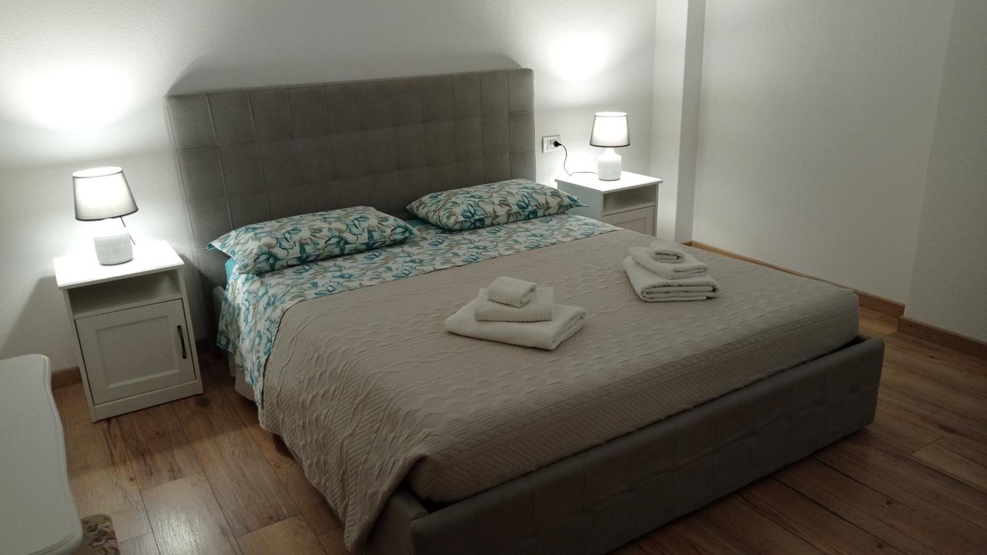 Casa Mirta Apartment Мандельо дел Ларио Екстериор снимка